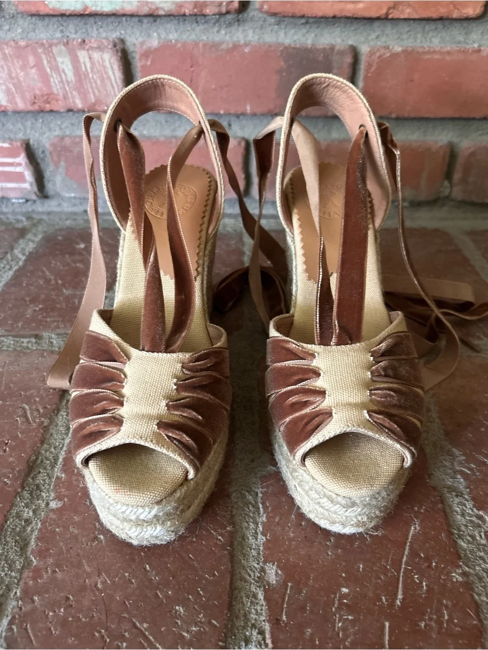 Penelope Chilvers High Catalina Dali Espadrilles in Honey Gold Sz 7